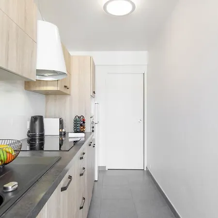 Royal Palm Yourhosthelper