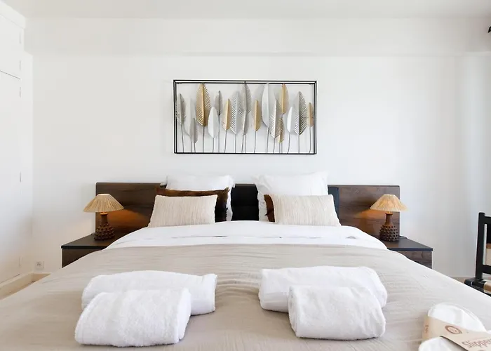 Royal Palm Yourhosthelper *