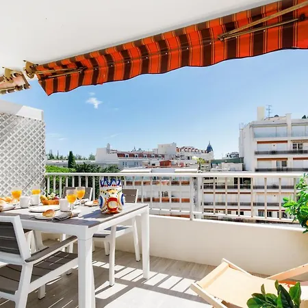 Royal Palm Yourhosthelper